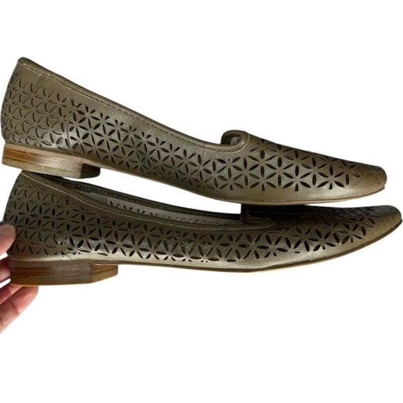 ✅EUC Vince Camuto Olive Cut-Out Loafers, Size 9 - Picture 3 of 7